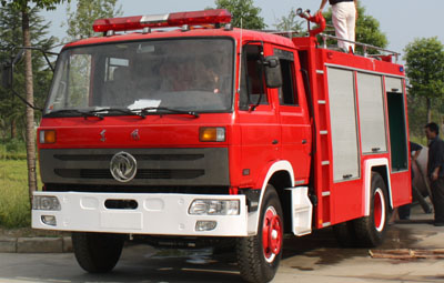 東風(fēng)145水罐/泡沫消防車(5噸)